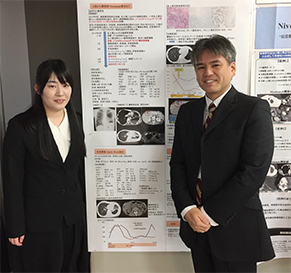膿胸に関する学会発表を行った研修医の亀田先生